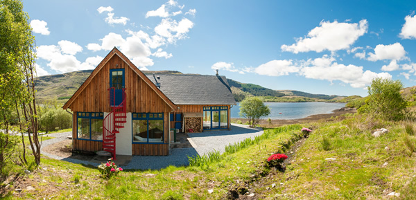 Caorann Self Catering Lodge with commanding views over Loch Teacuis